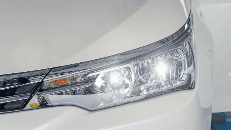 Bi-LED headlights offering minimal scattered brightness